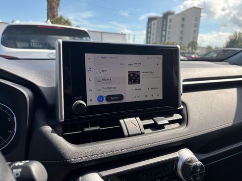 Used 2025 Toyota RAV4 XLE image 22