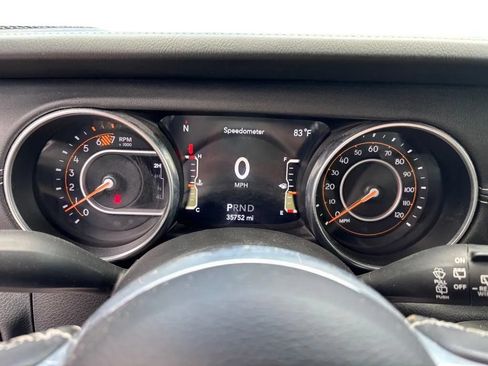 Used 2021 Jeep Wrangler Unlimited Sahara w/ Uconnect 4C Nav & Sound Group AWD/4WD image 13
