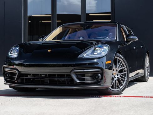 Certified 2023 Porsche Panamera 4 Platinum Edition AWD/4WD image 1