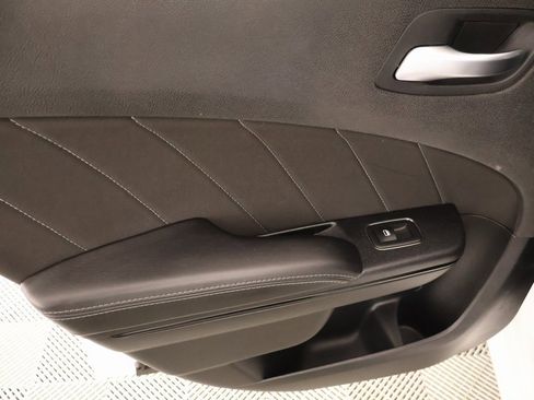 Used 2020 Dodge Charger SXT w/ Blacktop Package image 15