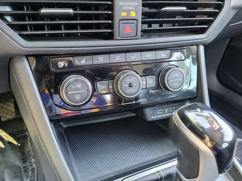 Used 2022 Volkswagen Jetta SE FWD image 20