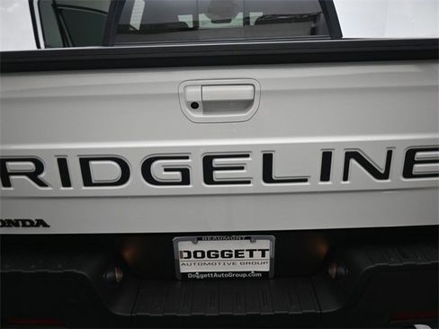 New 2026 Honda Ridgeline Black Edition image 16