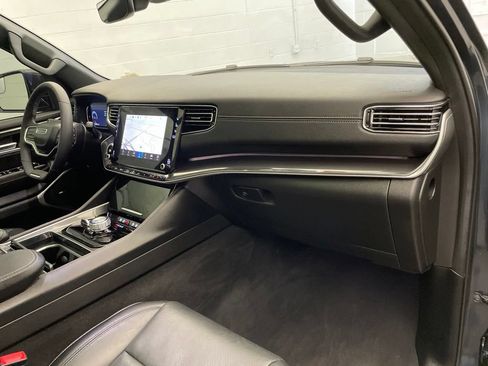 Certified 2022 Jeep Wagoneer Series I w/ Premium Group I AWD/4WD image 27