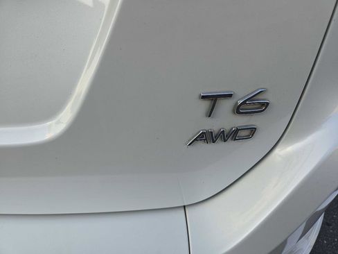 Used 2017 Volvo XC60 T6 Inscription w/ Climate Package image 9