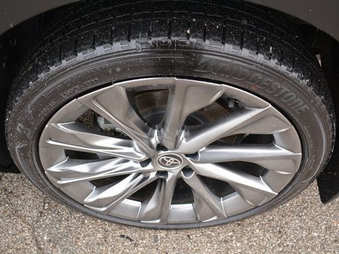 Used 2023 Toyota Crown Limited w/ Advanced Technology Package image 28