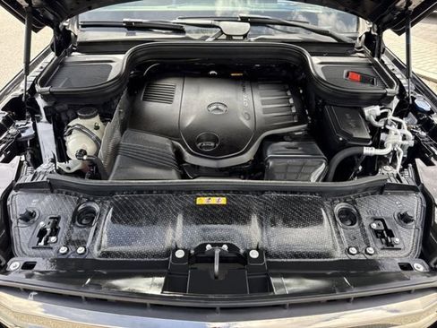 Used 2024 Mercedes-Benz GLS 450 4MATIC image 50
