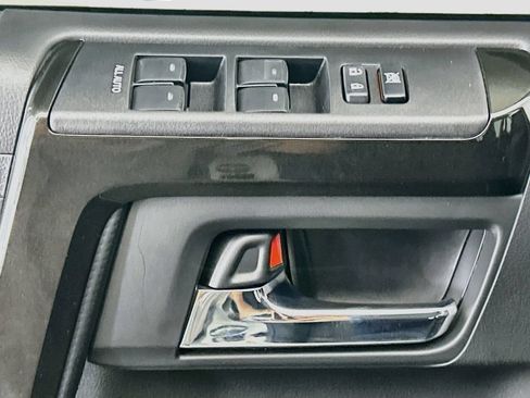 Used 2018 Toyota 4Runner TRD Off-Road AWD/4WD image 23