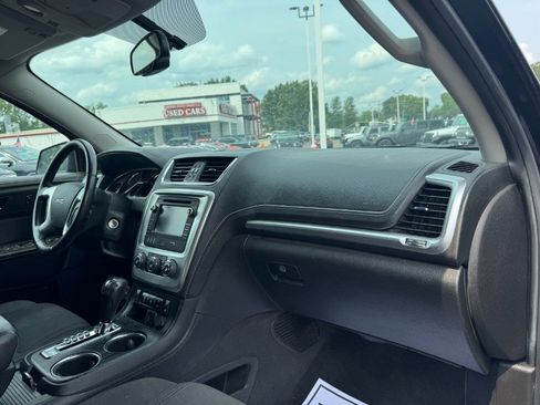 Used 2015 GMC Acadia SLE FWD image 21