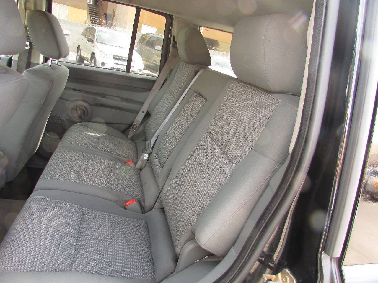 Used 2007 Jeep Commander Sport RWD image 17