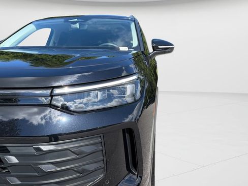 New 2026 Volkswagen Tiguan SE AWD/4WD image 32