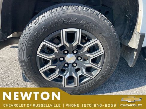 Used 2023 Chevrolet Colorado LT w/ LT Convenience Package III RWD image 14