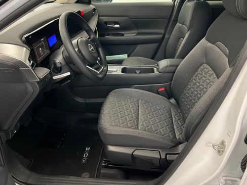 New 2026 Nissan Kicks SV w/ SV Premium Package FWD image 17