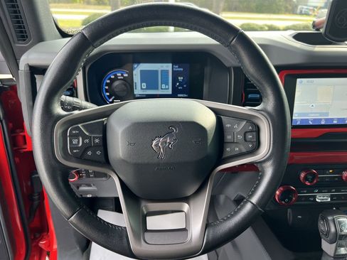 Used 2021 Ford Bronco Black Diamond image 18