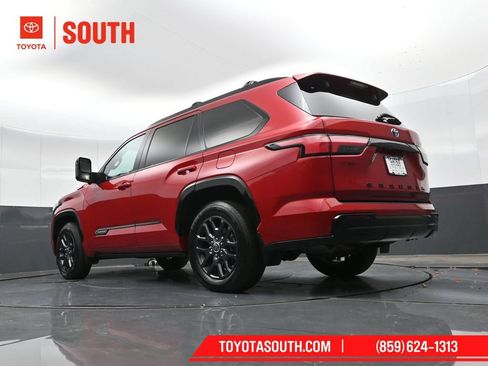 Used 2023 Toyota Sequoia Platinum AWD/4WD image 40