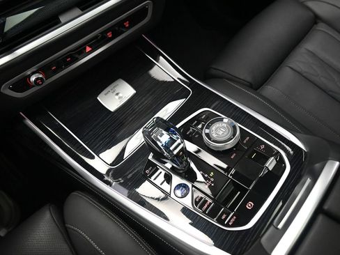 Used 2025 BMW ALPINA XB7 AWD/4WD image 22
