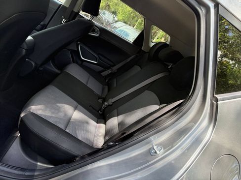 Used 2025 Kia Soul LX w/ LX Technology Package FWD image 34