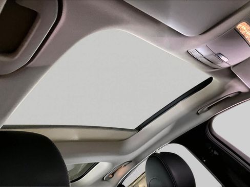 Certified 2017 Mercedes-Benz C 300 4MATIC Sedan image 14