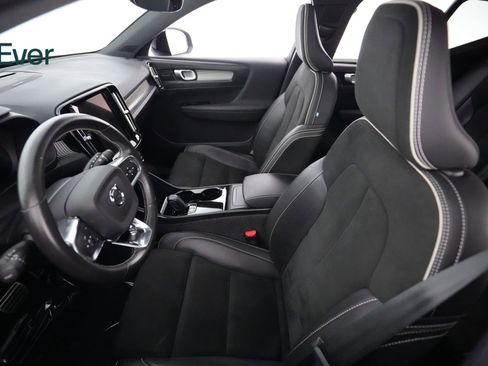 Used 2021 Volvo XC40 P8 Recharge w/ Advanced Package AWD/4WD image 4