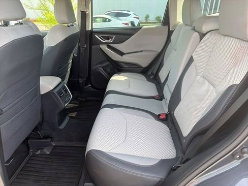 Used 2023 Subaru Forester Premium AWD/4WD image 27