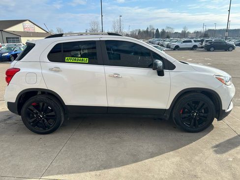 Used 2018 Chevrolet Trax LT w/ Redline Edition image 4