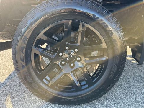 Used 2024 Chevrolet Silverado 1500 Custom w/ Turbomax Blackout Package image 33