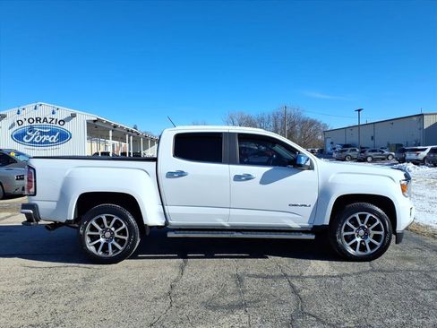 Used 2020 GMC Canyon Denali image 3