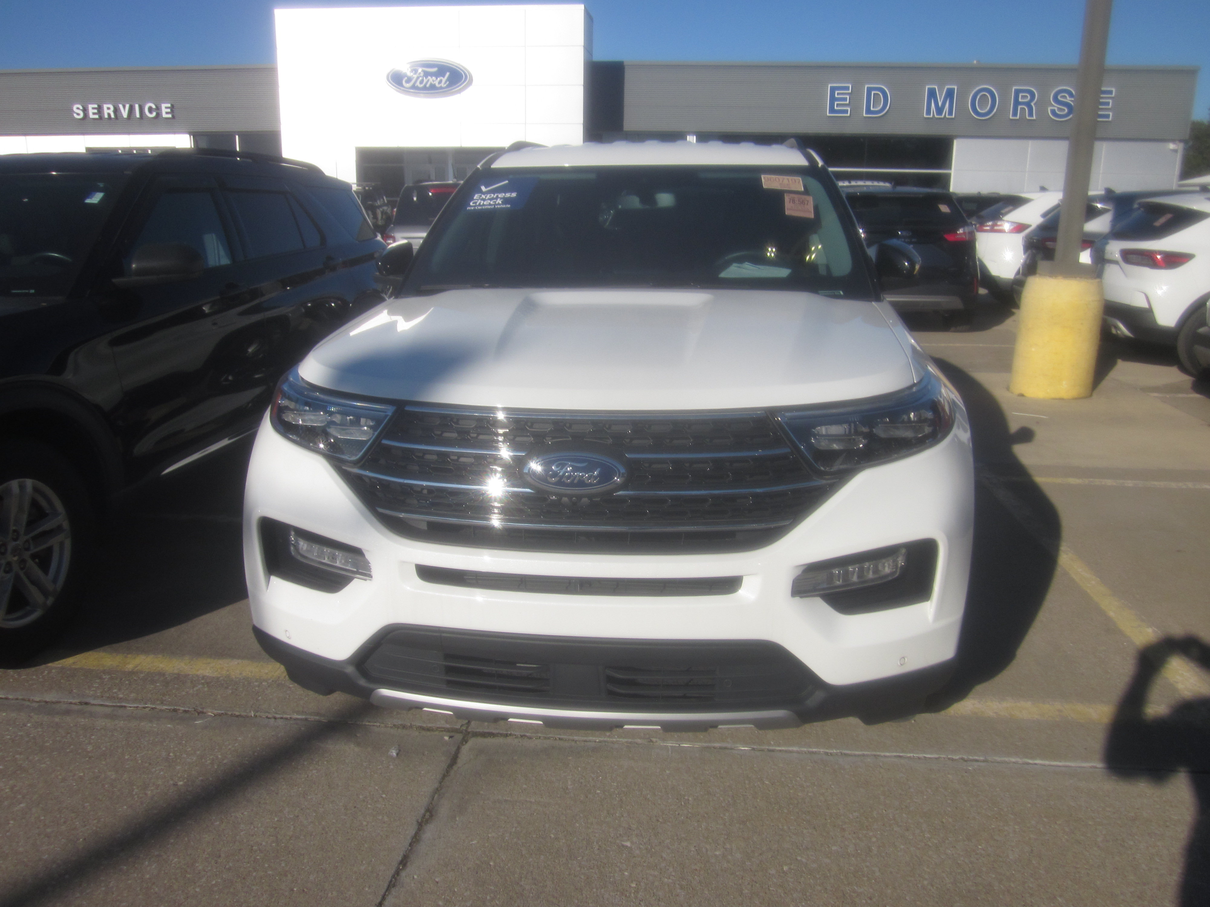 Used 2024 Ford Explorer XLT w/ Equipment Group 202A AWD/4WD image 2