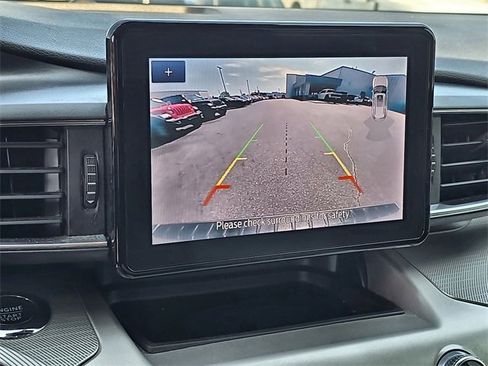 Used 2022 Ford Explorer XLT w/ Equipment Group 202A image 29