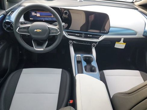 New 2026 Chevrolet Equinox EV LT AWD/4WD image 7
