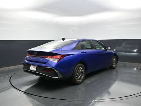Used 2024 Hyundai Elantra SEL FWD image 8