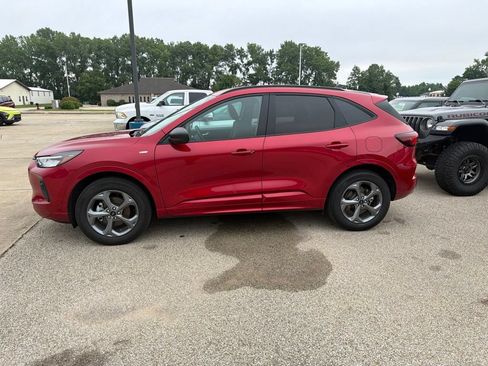 Used 2024 Ford Escape ST-Line w/ Tech Pack #1 AWD/4WD image 2