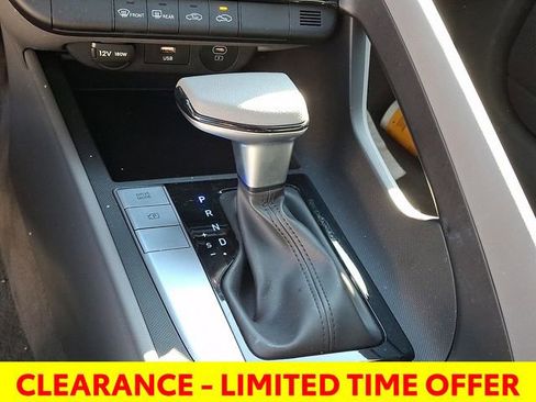 Used 2024 Hyundai Elantra SEL image 15