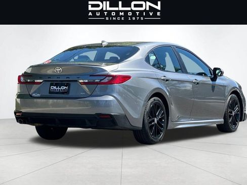 Used 2025 Toyota Camry SE FWD image 4