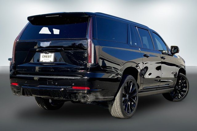 Used 2025 Cadillac Escalade ESV V w/ LPO, ONYX Package AWD/4WD image 13