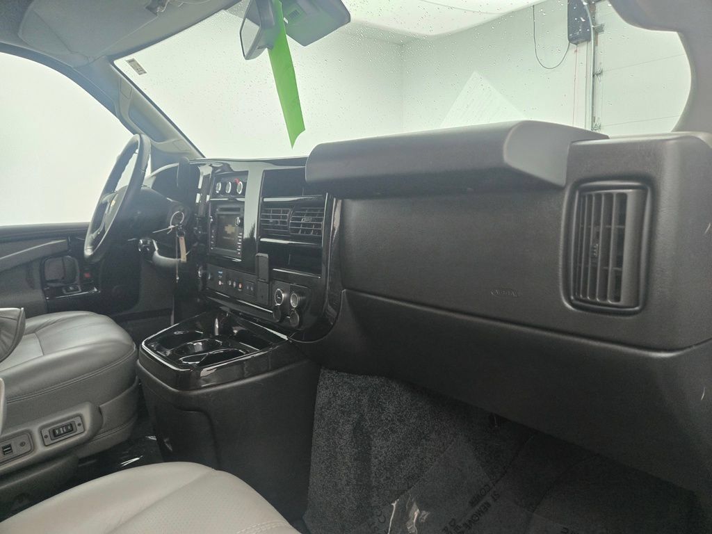 Used 2020 Chevrolet Express 2500 Extended RWD image 40