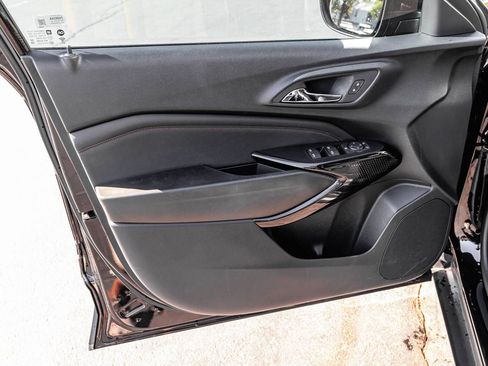 Used 2024 Chevrolet Trax RS FWD image 9