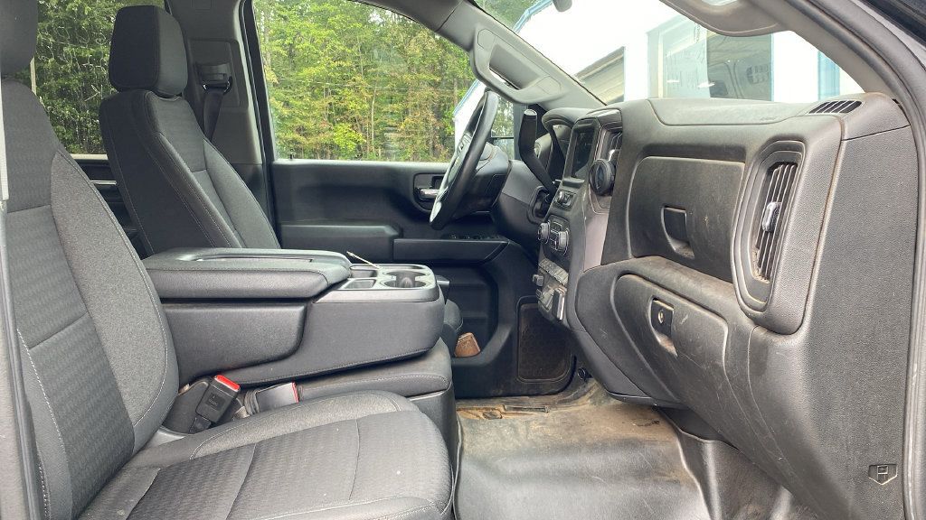 Used 2024 Chevrolet Silverado 2500 Custom w/ Custom Value Package AWD/4WD image 12