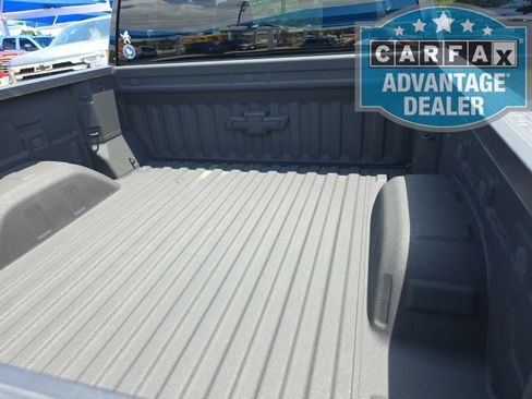 Used 2022 Chevrolet Silverado 1500 LT AWD/4WD image 5