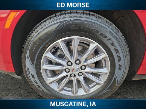 Used 2024 Buick Enclave Premium image 9