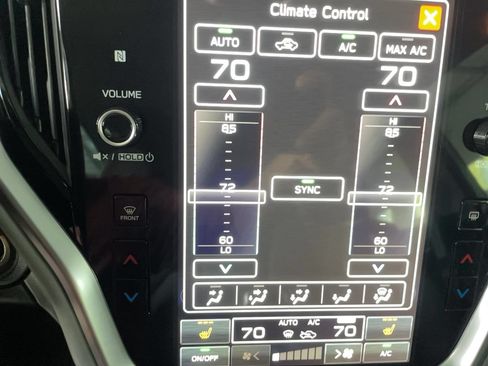 Used 2025 Subaru Legacy Premium AWD/4WD image 9