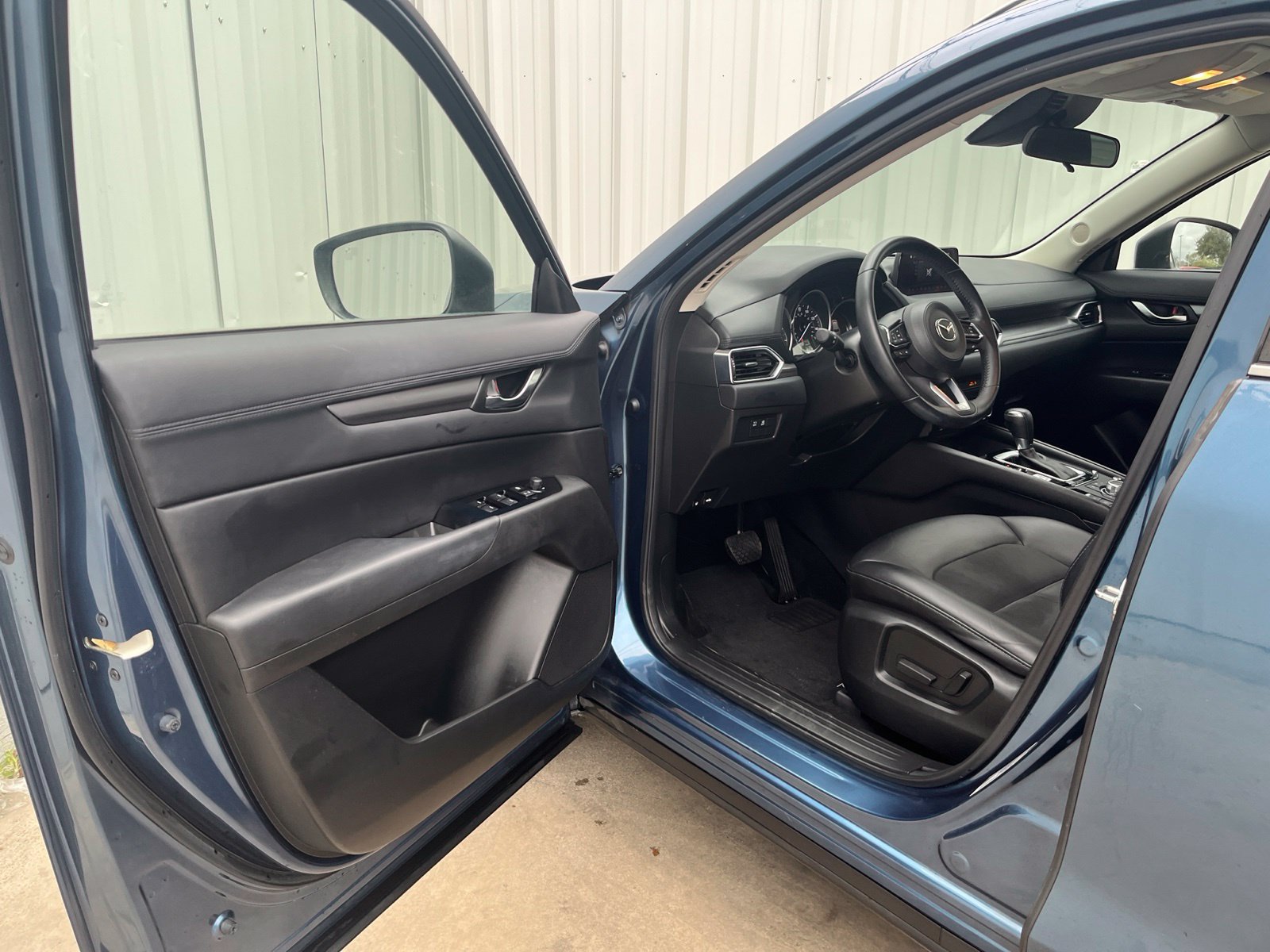 Used 2018 MAZDA CX-5 Touring FWD image 8