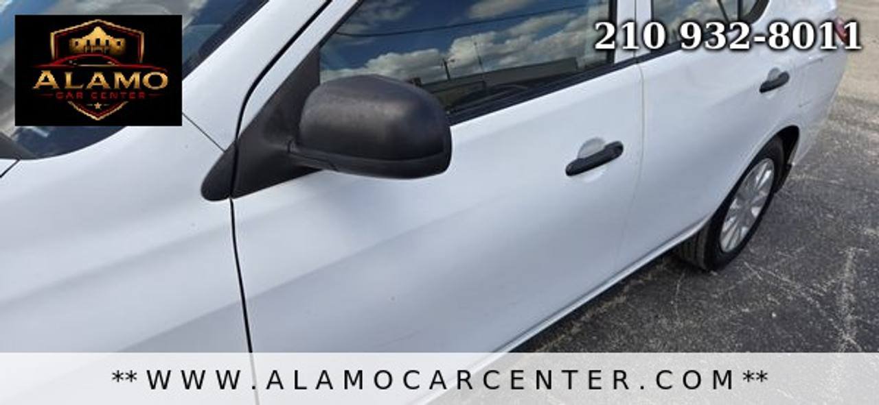 Used 2015 Nissan Versa S Plus FWD image 9