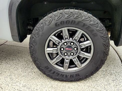 Used 2024 GMC Sierra 1500 AT4X AWD/4WD image 9