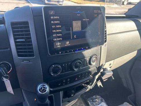 Used 2016 Mercedes-Benz Sprinter 2500 image 11