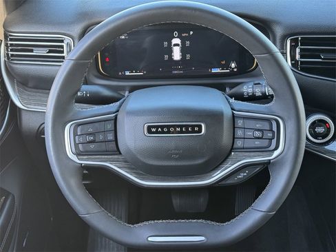 Used 2022 Jeep Wagoneer Series III image 13