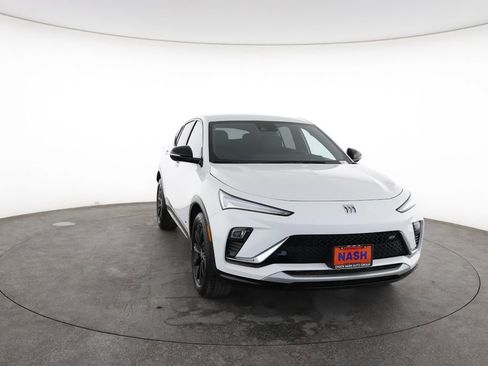 Used 2025 Buick Envista Sport Touring image 3