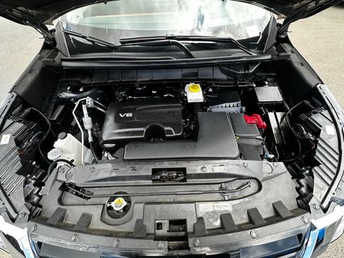 Used 2023 Nissan Pathfinder Platinum FWD image 17