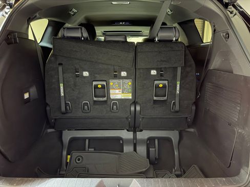 Used 2023 Toyota Sienna XSE FWD image 42