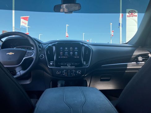 Used 2022 Chevrolet Traverse LT FWD image 33