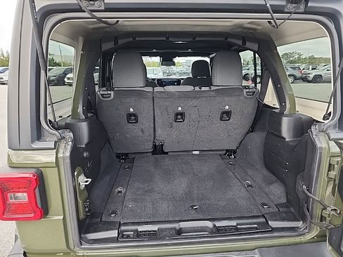 Used 2024 Jeep Wrangler Sahara image 7
